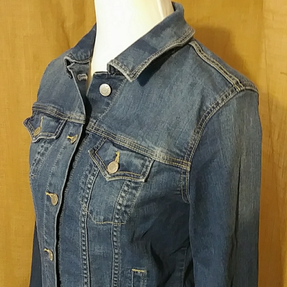 Old Navy Women's Medium Jean Denim Jacket Silver Buttons EUC - Picture 3 of 6
